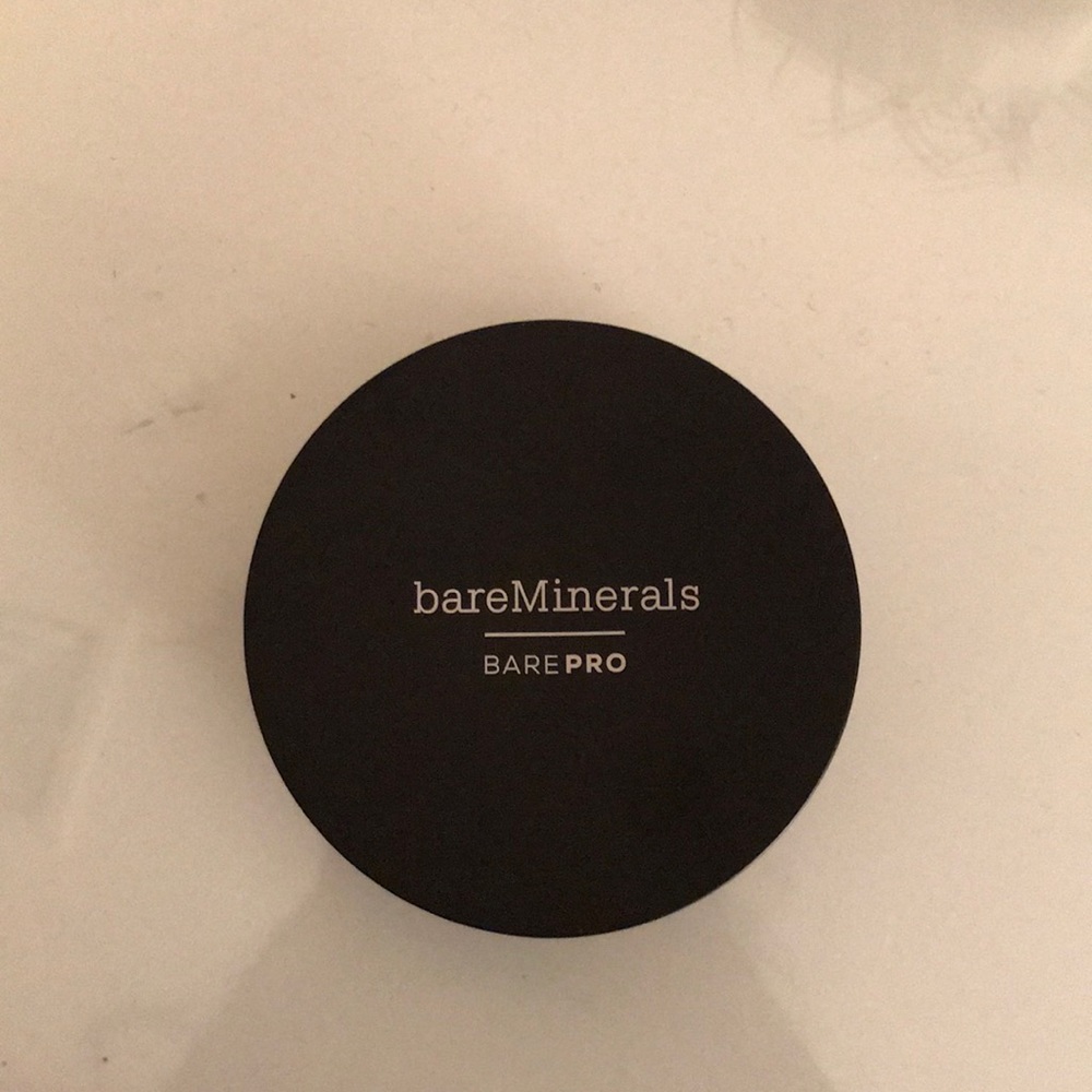 Bare minerals performance wear power foundation 😊